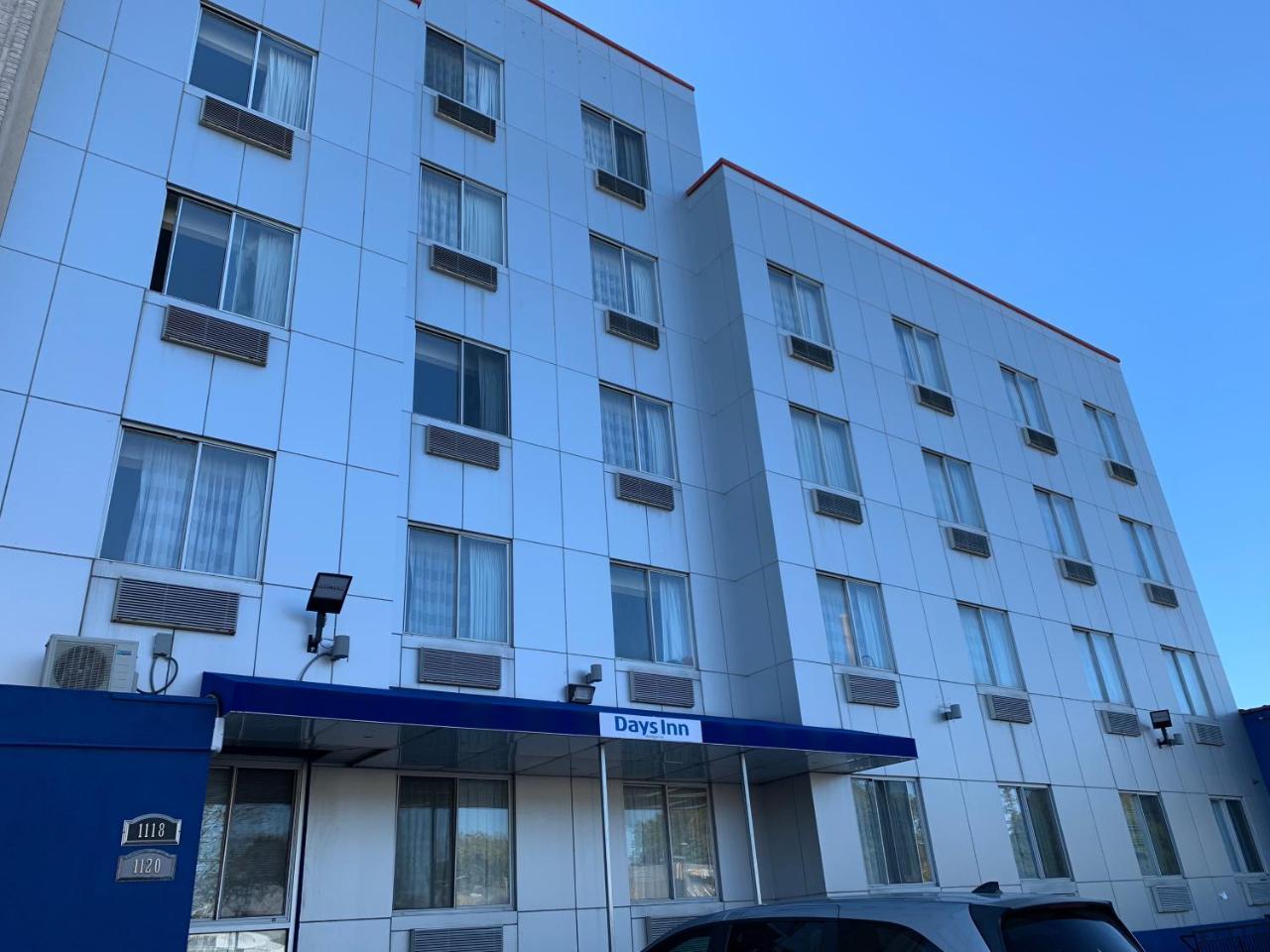 Days Inn By Wyndham Brooklyn Borough Park Nova Iorque Exterior foto